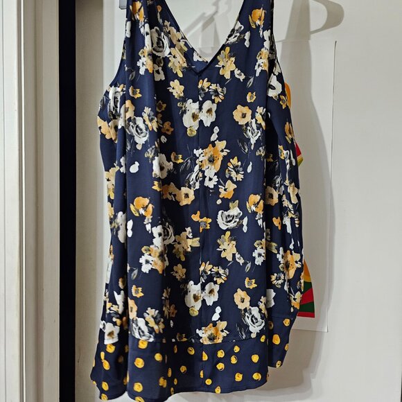 Lane Bryant V-Neck Floral Tank Top - Picture 2 of 8